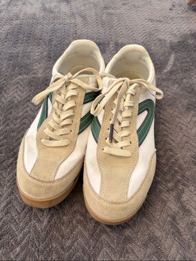 Tretorn Beige and Green Retro Suede Runner Sneakers